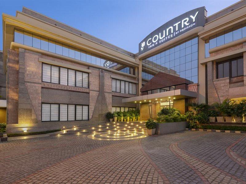 Country & By Radisson होटल