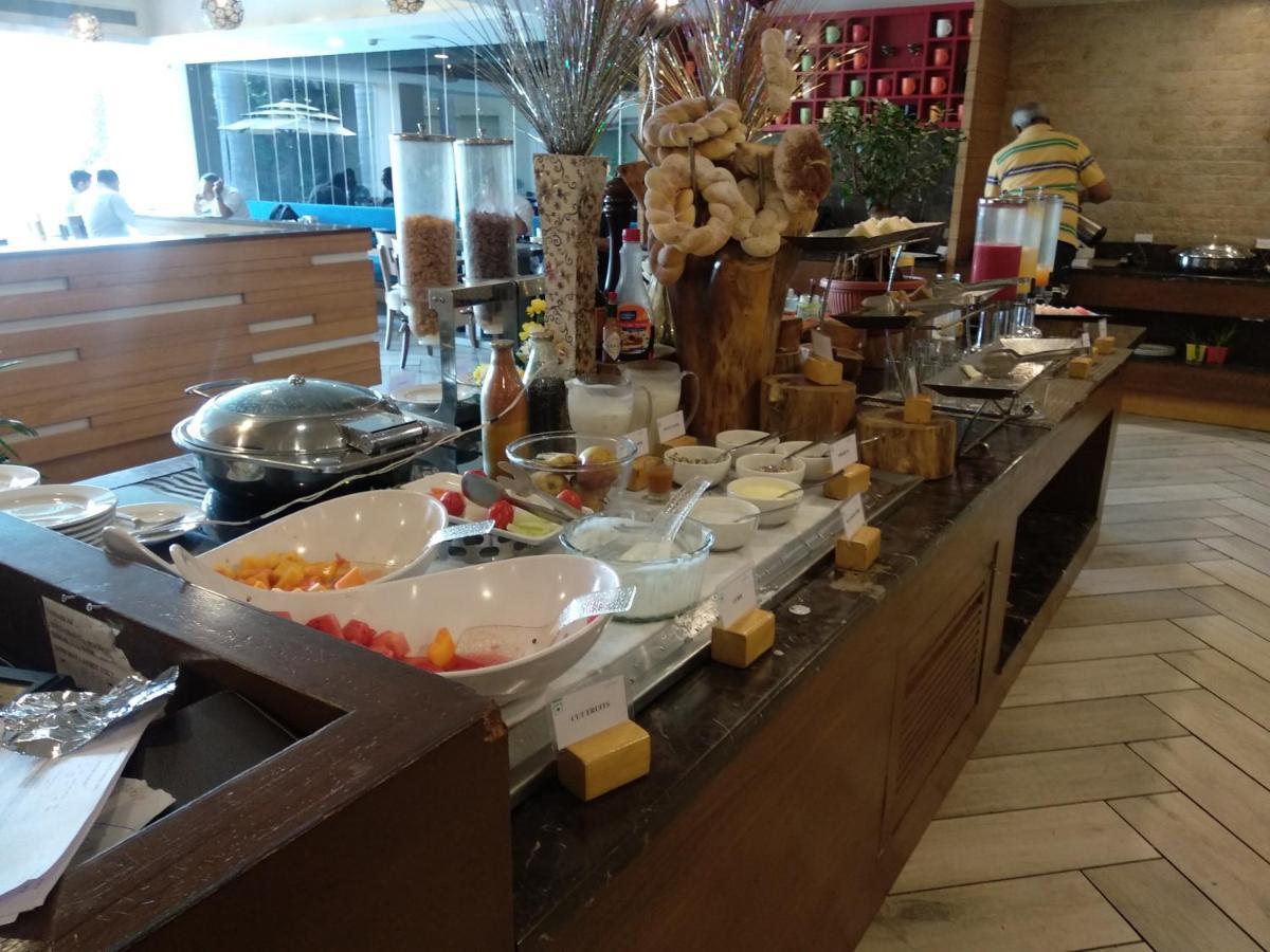 Country & By Radisson होटल 4*