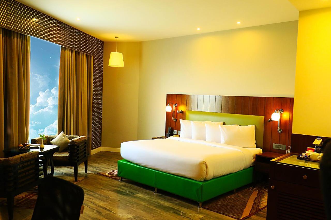 Country & By Radisson होटल