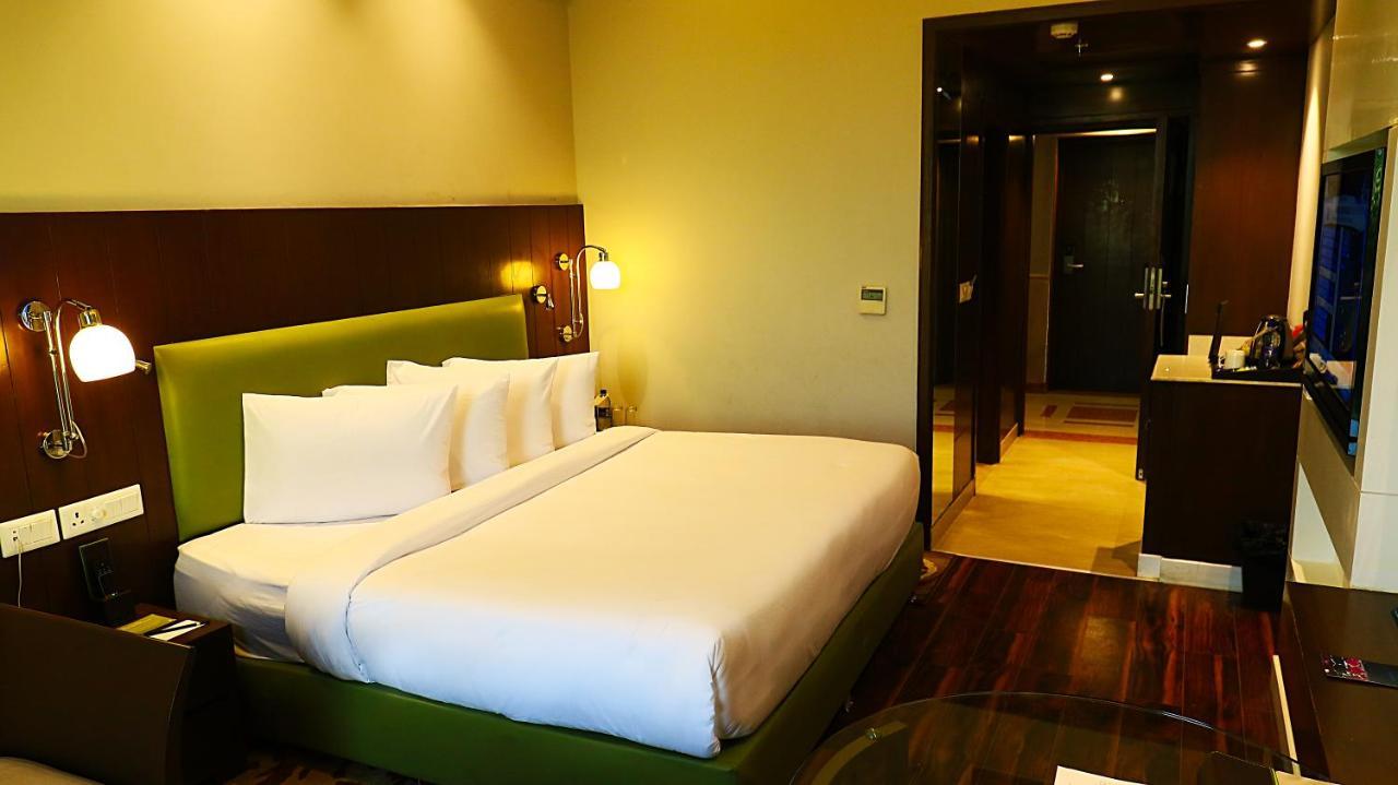 Country & By Radisson होटल