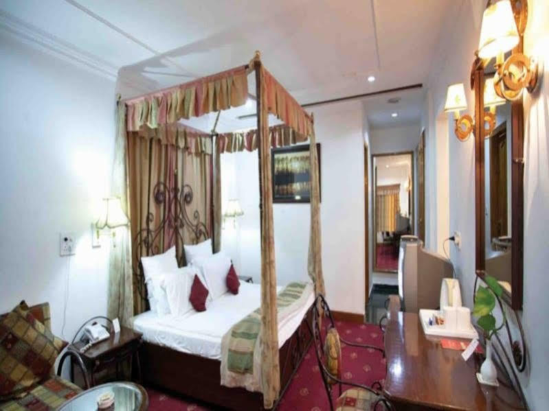 होटल Country & By Radisson 4*
