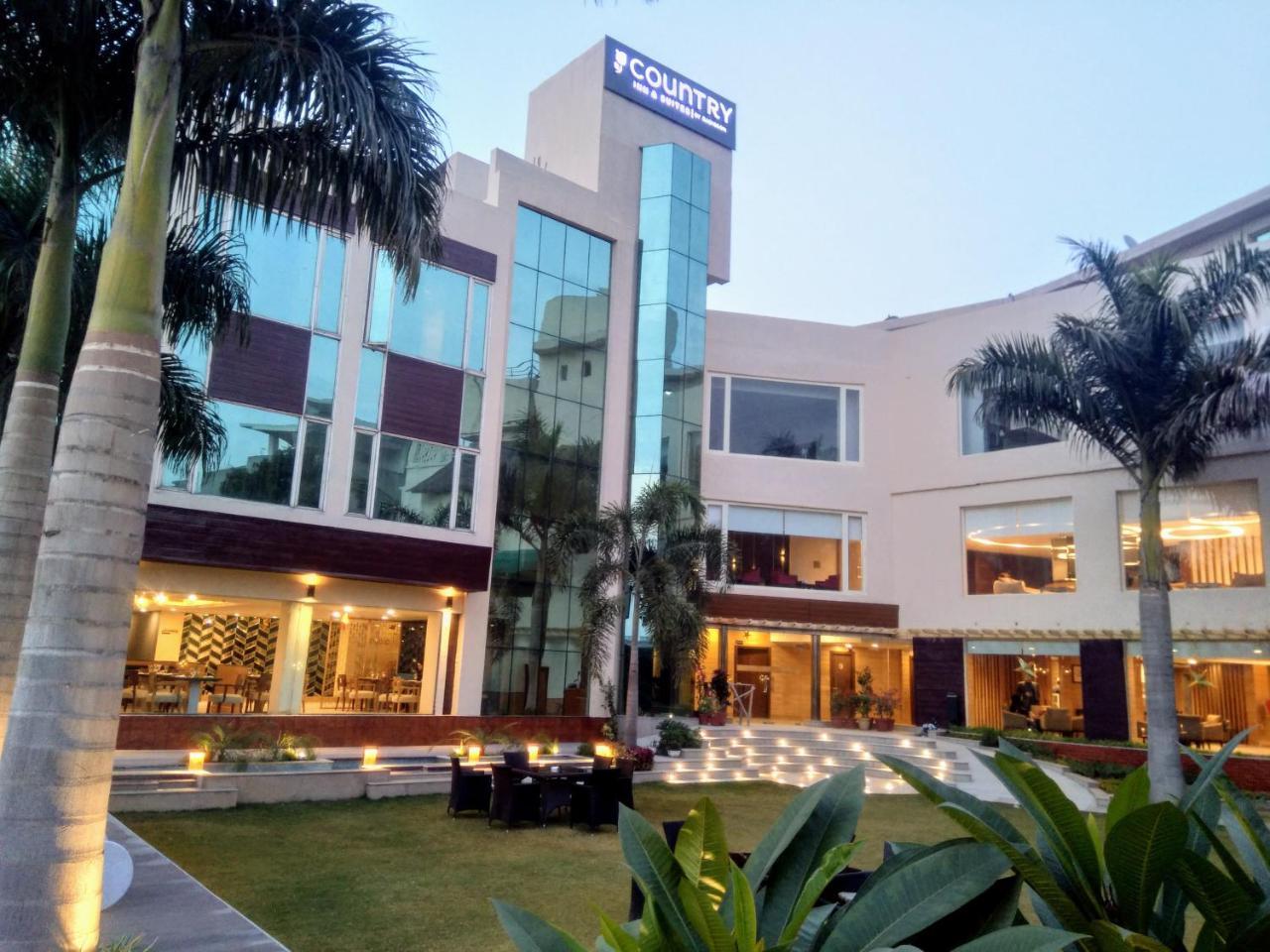 Country & By Radisson 4*