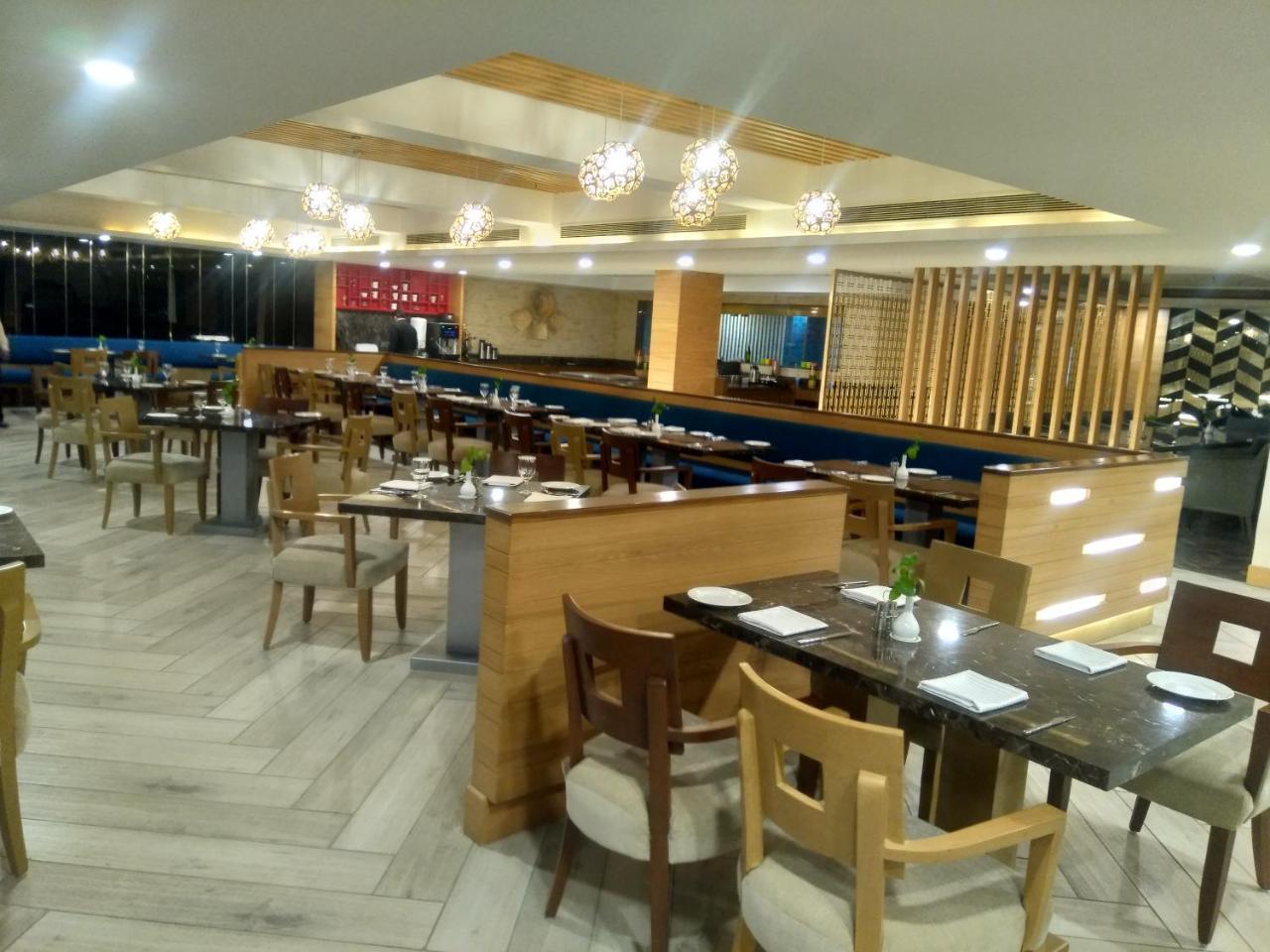 Country & By Radisson होटल 4*